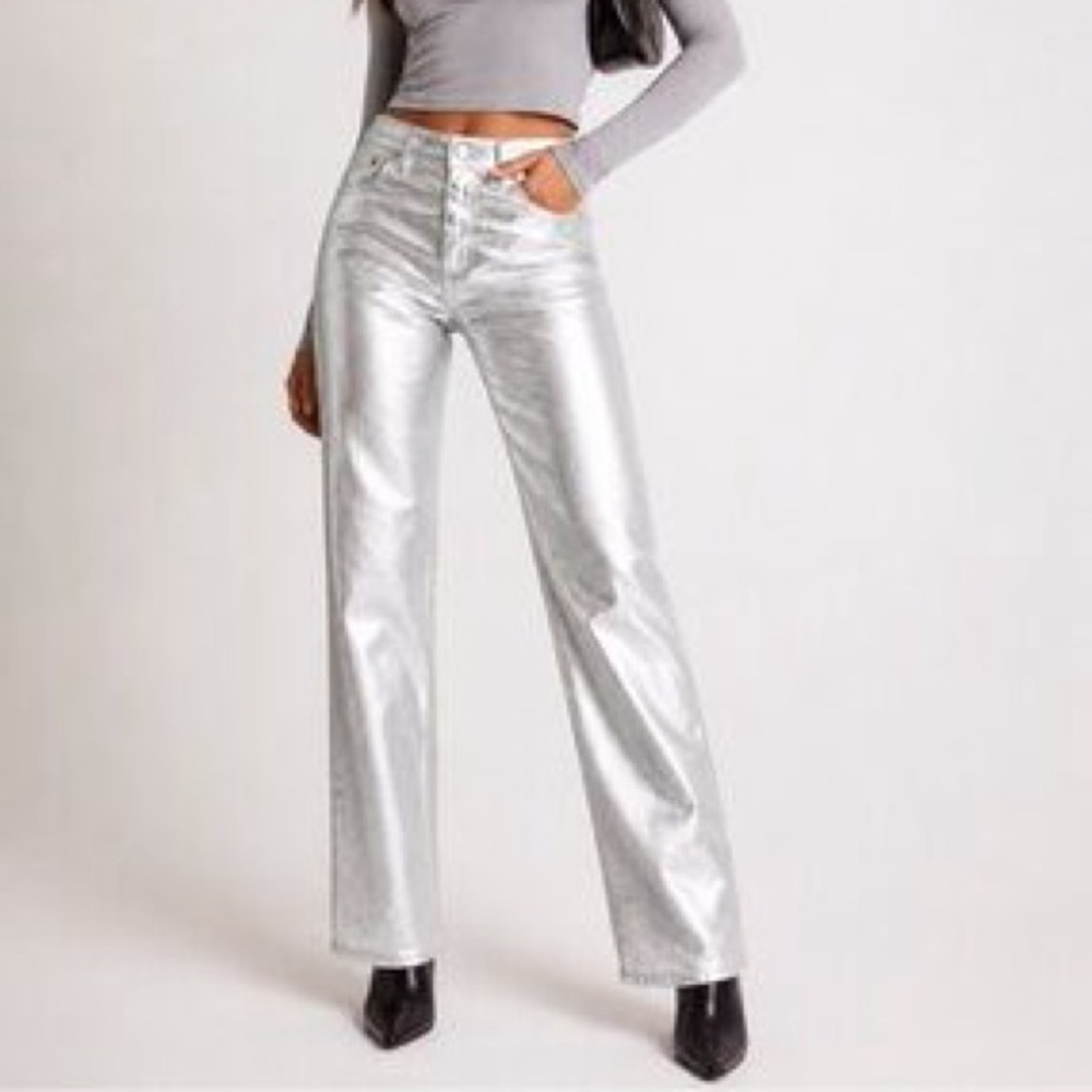 NWOT Abercrombie & Fitch 90s relaxed fit jean in silver Size 27/4 Regular